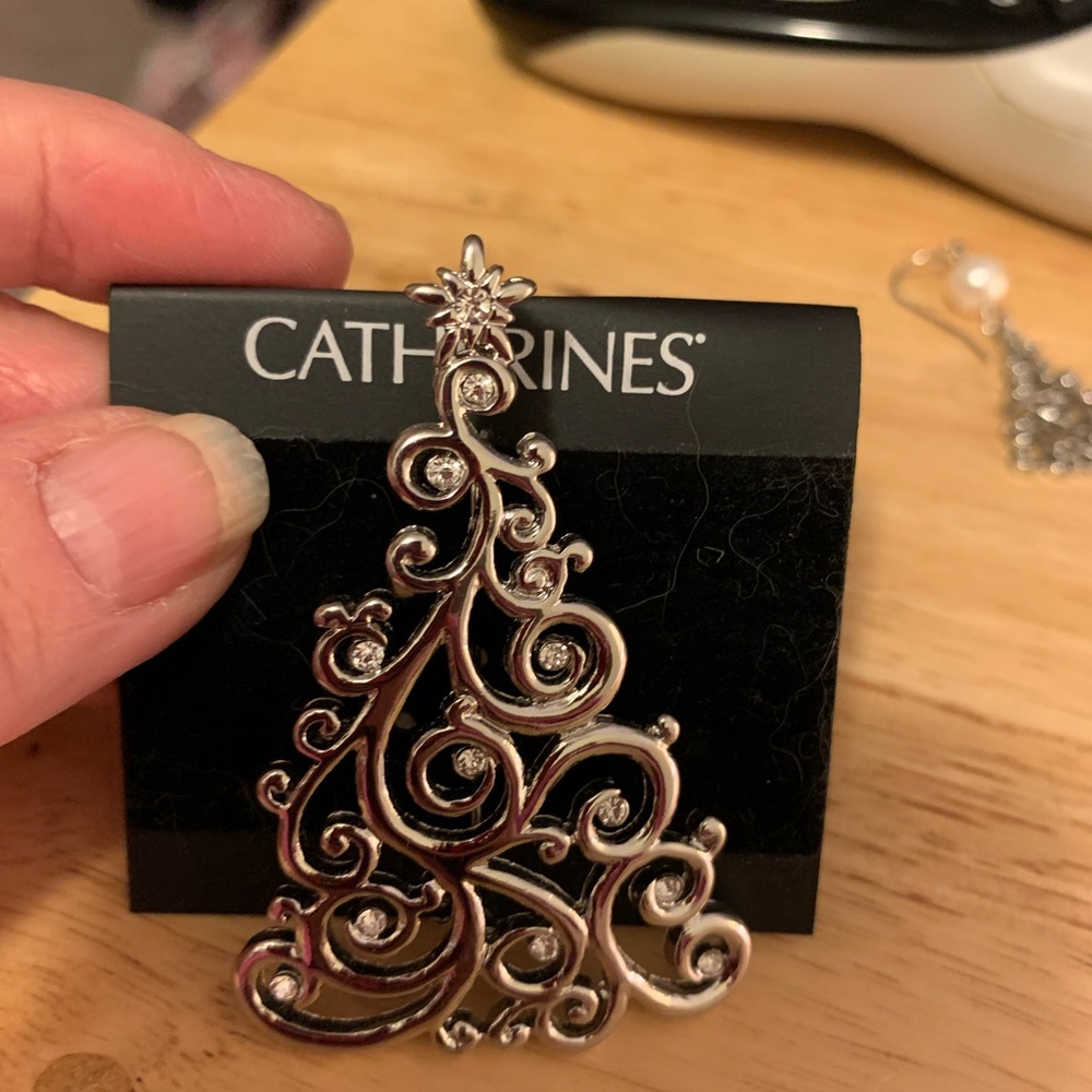 BNWT Catherine’s Christmas tree brooch matching earrings crystals pearls silver - Picture 3 of 6